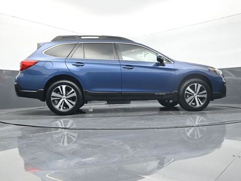 Used 2019 Subaru Outback 2.5i Limited w/ Popular Package #2 image 12