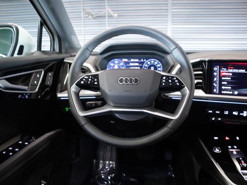 Used 2025 Audi Q4 e-tron Premium Plus w/ Premium Plus AWD/4WD image 18