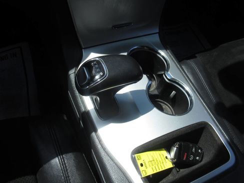 Used 2015 Jeep Grand Cherokee Altitude AWD/4WD image 19