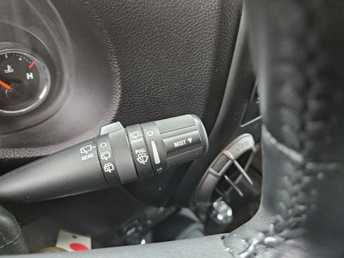 Used 2015 Jeep Wrangler Unlimited Sport w/ Connectivity Group image 15