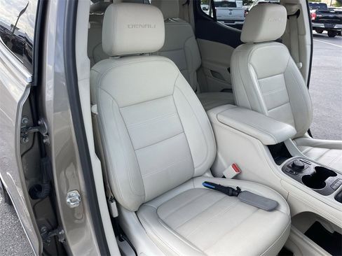 Used 2022 GMC Acadia Denali w/ Denali Ultimate Package image 26