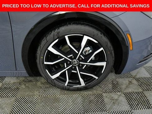 New 2026 Toyota Prius Plug-In Hybrid FWD image 17
