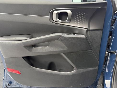 Certified 2025 Kia Sorento EX w/ Panoramic Sunroof Package image 19