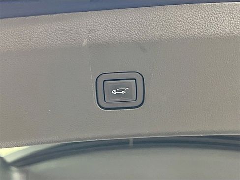 Used 2023 Buick Enclave Avenir w/ Avenir Technology Package image 29