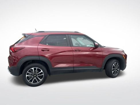 Used 2025 Chevrolet TrailBlazer LT AWD/4WD image 9