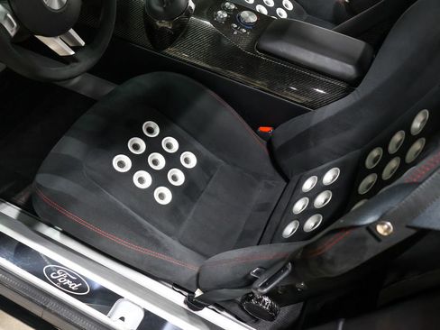 Used 2006 Ford GT RWD image 44