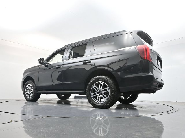 Used 2025 Ford Expedition Active AWD/4WD image 50
