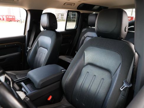 Used 2020 Land Rover Defender 110 First Edition image 7