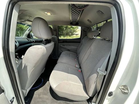 Used 2015 Toyota Tacoma PreRunner w/ SR5 Package RWD image 12