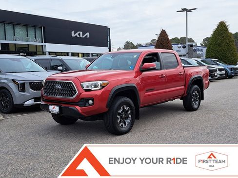 Used 2019 Toyota Tacoma TRD Off-Road image 1