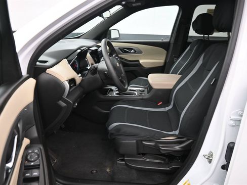 Used 2022 Chevrolet Traverse LS FWD image 11