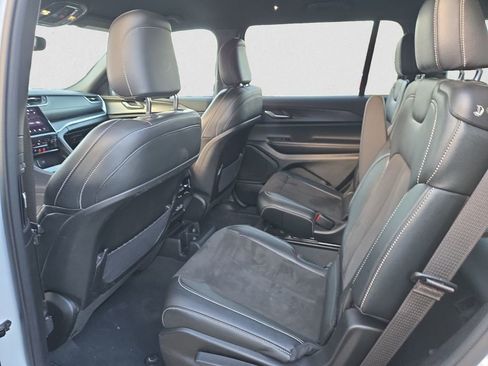 Used 2023 Jeep Grand Cherokee L Altitude image 16