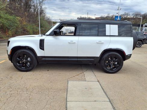 Used 2025 Land Rover Defender 110 X-Dynamic SE image 5