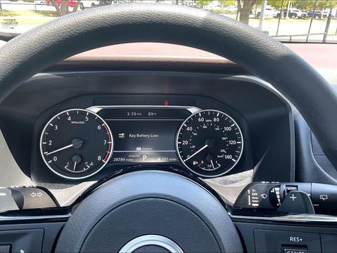 Used 2023 Nissan Rogue SV FWD image 18
