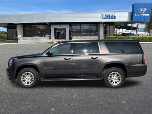 Used 2017 GMC Yukon XL SLT image 5