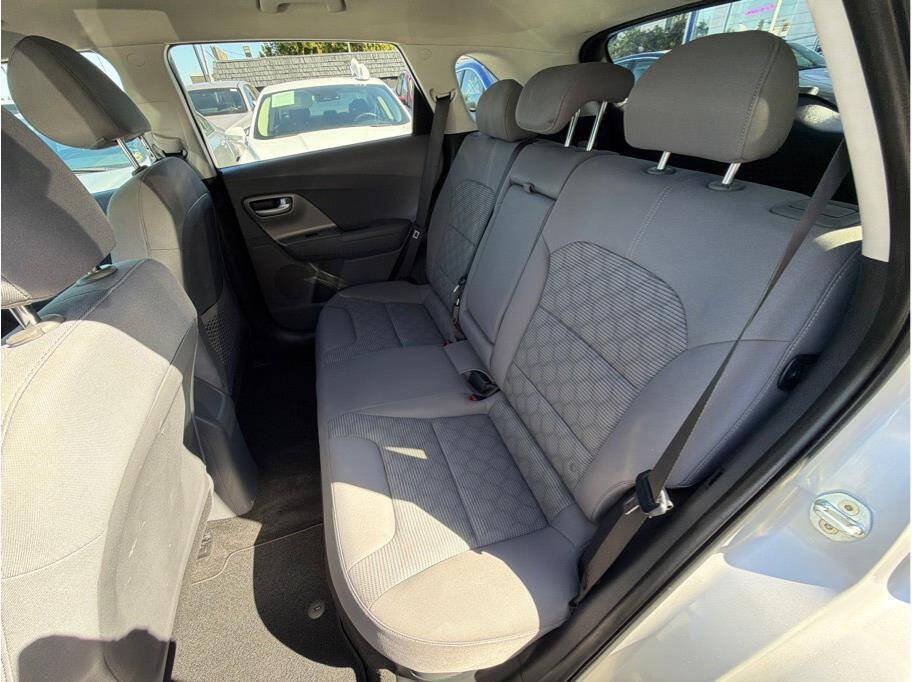 Used 2019 Kia Niro LX FWD image 17