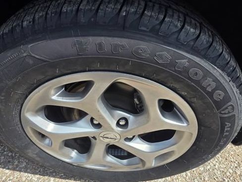 Used 2023 Chrysler Pacifica Limited FWD image 10