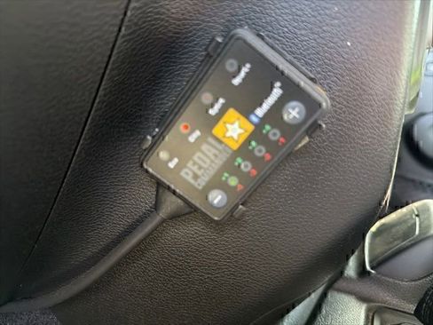 Used 2018 Jeep Wrangler Unlimited Sport S AWD/4WD image 13