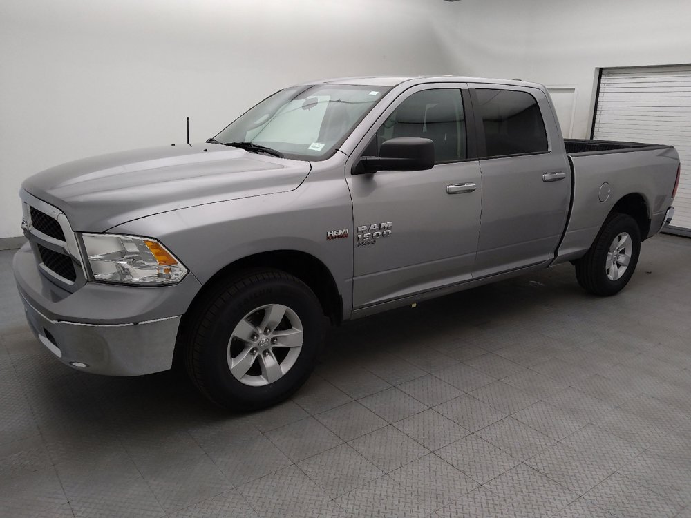Used 2019 RAM 1500 Classic SLT AWD/4WD image 2