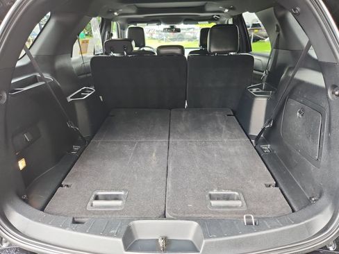 Used 2018 Ford Explorer XLT w/ Equipment Group 202A AWD/4WD image 23