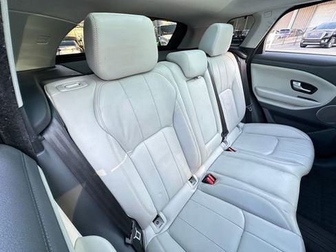 Used 2019 Land Rover Range Rover Evoque SE Premium image 35