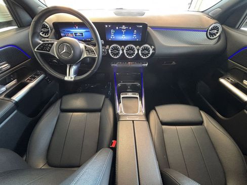 Used 2025 Mercedes-Benz GLA 250 4MATIC image 34