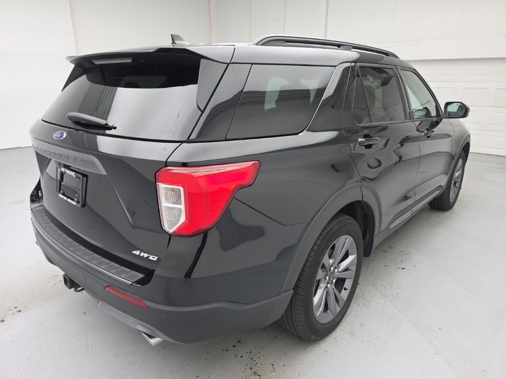 Used 2022 Ford Explorer XLT w/ Equipment Group 202A AWD/4WD image 11