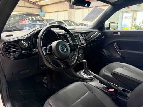 Used 2018 Volkswagen Beetle 2.0T FWD image 15