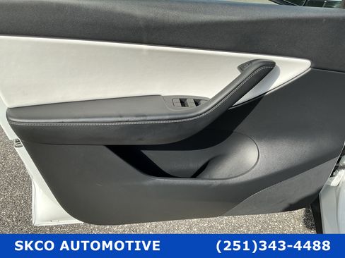 Used 2022 Tesla Model Y Performance AWD/4WD image 12