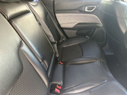 Used 2022 Jeep Compass Latitude FWD image 22