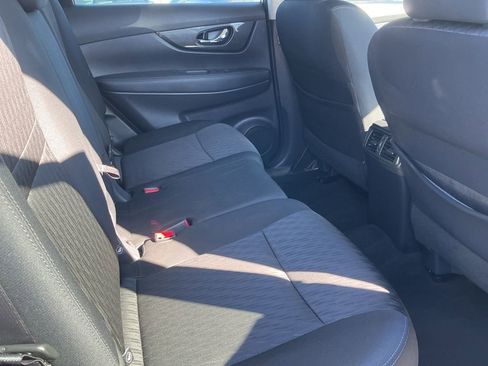 Used 2019 Nissan Rogue SV image 21