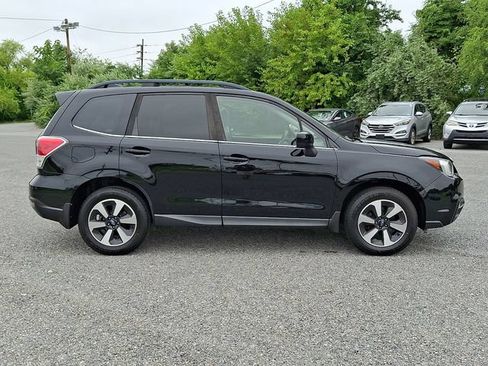 Used 2017 Subaru Forester 2.5i Limited AWD/4WD image 5