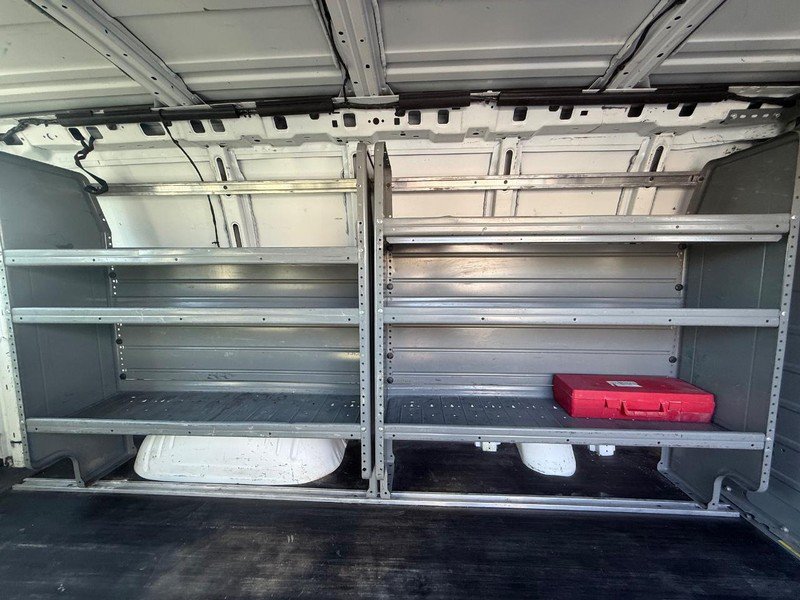Used 2015 Chevrolet Express 3500 RWD image 15