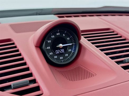 Used 2022 Porsche 911 Carrera image 18