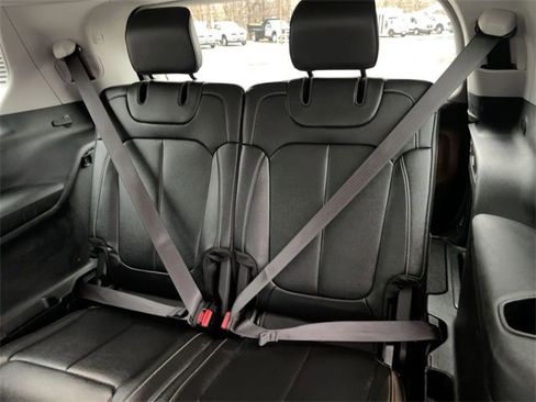 Used 2023 Jeep Grand Cherokee L Limited image 28