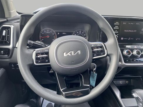 Used 2023 Kia Sorento LX AWD/4WD image 33