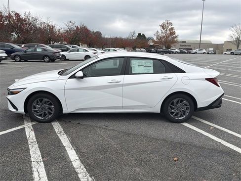 New 2026 Hyundai Elantra Blue image 4