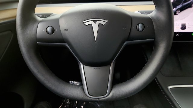 Used 2024 Tesla Model Y 2WD image 55