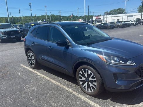 Used 2020 Ford Escape SE Sport AWD/4WD image 2