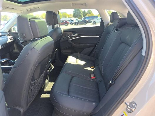 Used 2021 Audi e-tron Premium AWD/4WD image 4