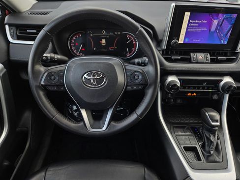 Used 2023 Toyota RAV4 XLE Premium image 12