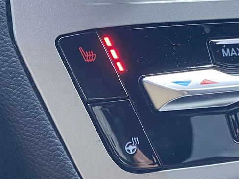 Used 2022 Ford Explorer XLT w/ Equipment Group 202A image 56