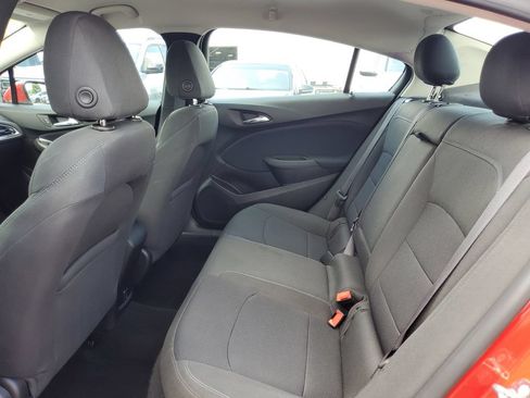 Used 2017 Chevrolet Cruze LT FWD image 11