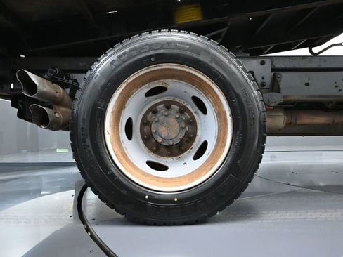 Used 2010 Ford F550 4x4 Regular Cab Super Duty image 13