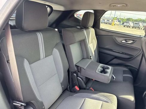 Used 2025 Chevrolet Blazer LT FWD image 23