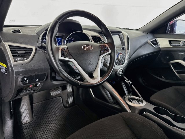 Used 2017 Hyundai Veloster Value Edition FWD image 20