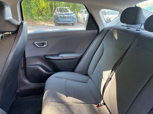 Used 2025 Kia K4 FWD image 38
