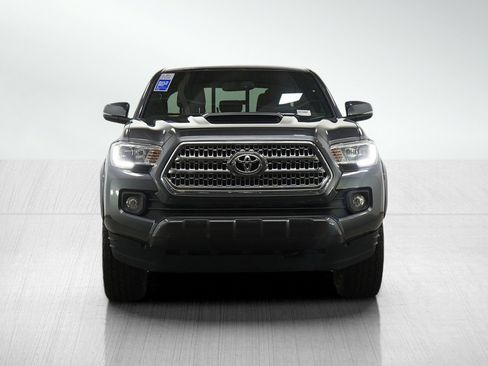Used 2016 Toyota Tacoma SR5 image 8