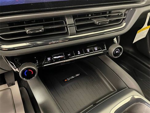 New 2026 Chevrolet Equinox EV RS image 6