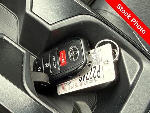 Used 2025 Toyota Camry SE AWD/4WD image 30